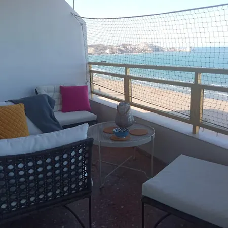 Buena Vista Social Club Con Piscina Y Vistas Al Mar Solo Familias! Daire